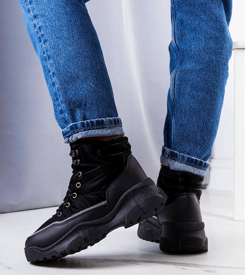 2-Černý izolovaný boty Rimu-2