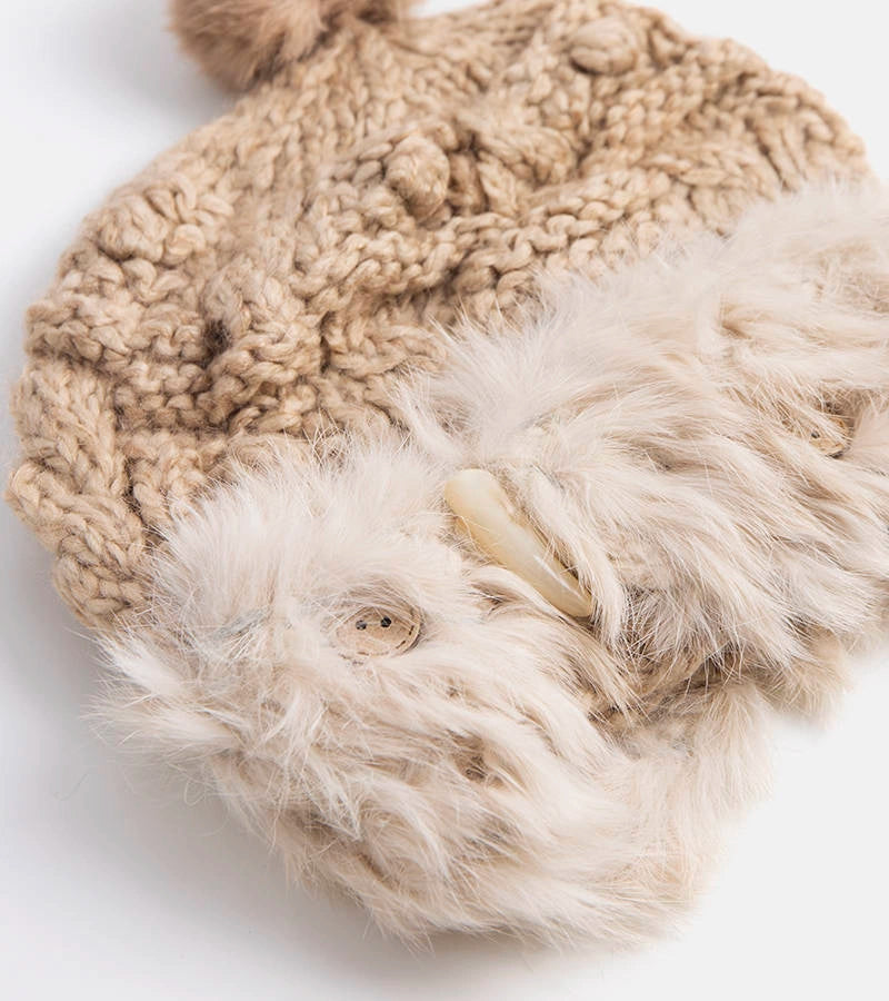 1-Béžová čepice s kožešinou Danna-1