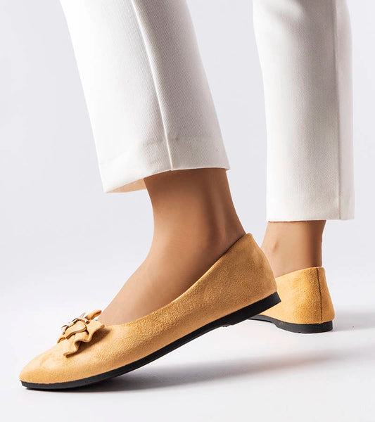 2-Béžové baleríny se špičatou špičkou od společnosti Jetté-2