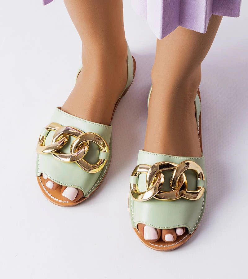 3-Zelené sandály Germaine zdobené řetízkem-3