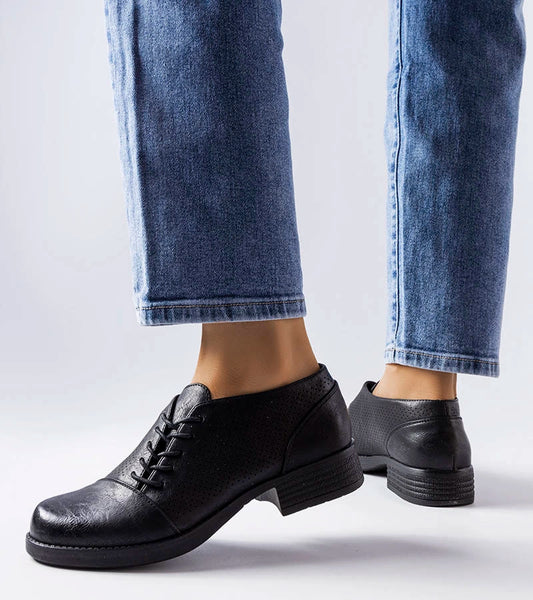 2-Černé polobotky s perforovaným svrškem Hassen-2