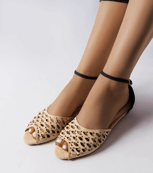 2-Béžové ažurové sandály se zirkony značky Avice-2