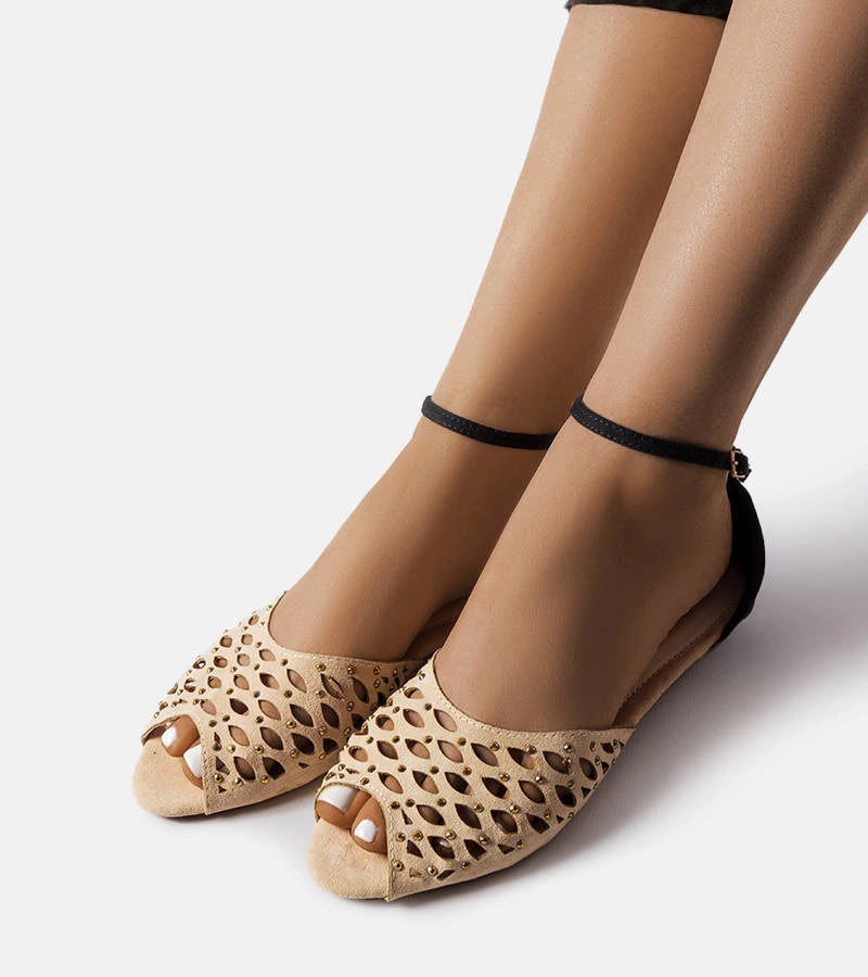 3-Béžové ažurové sandály se zirkony značky Avice-3