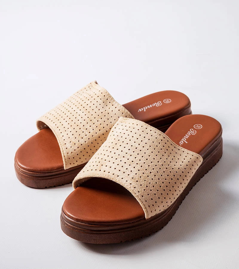 3-Béžové žabky s prolamovaným svrškem Idabel-3