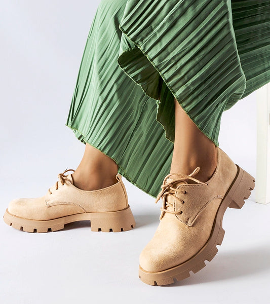 2-Bežové polobotky na masivní podrážce Coleman-2