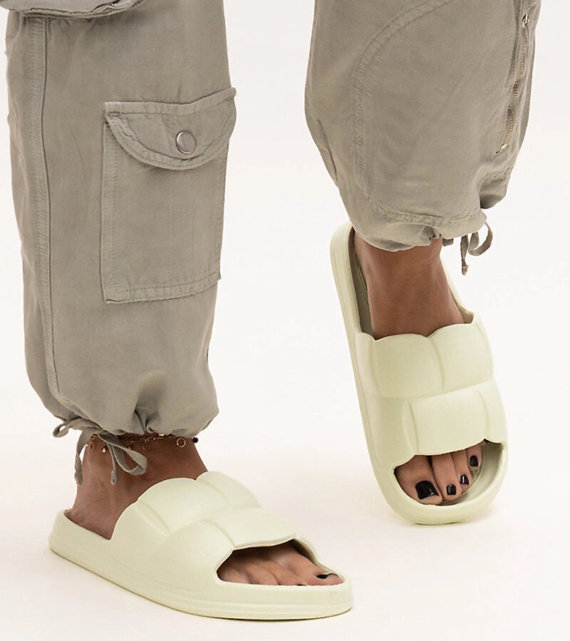 3-Zelené pěnové pantofle Diamanda-3