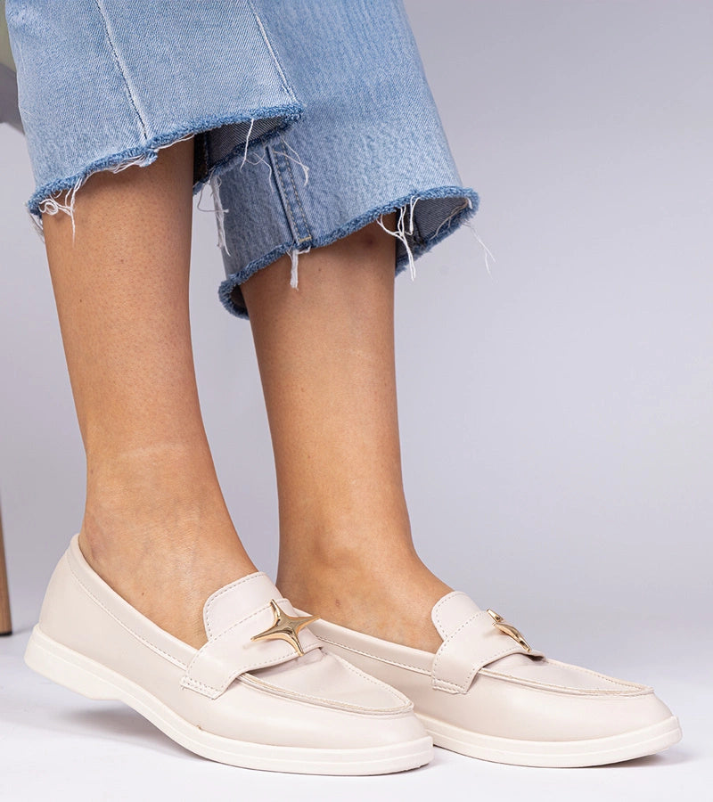 5-Béžové dámské mokasíny se zlatou ozdobou Senna-5