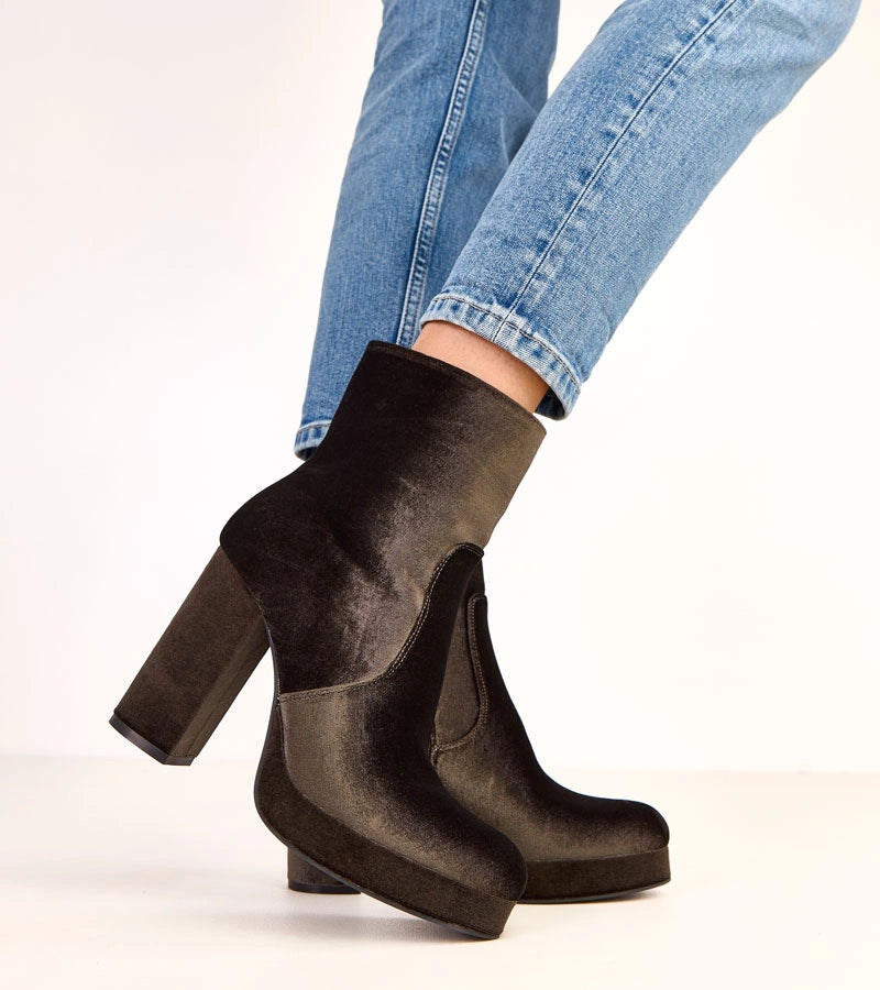 4-Zelené kotníkové boty na podpatku s leskem Asanda-4