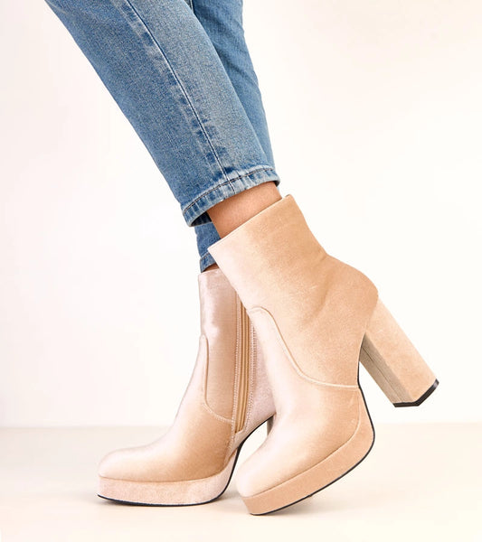 2-Béžové kotníkové boty na podpatku s leskem Asanda-2