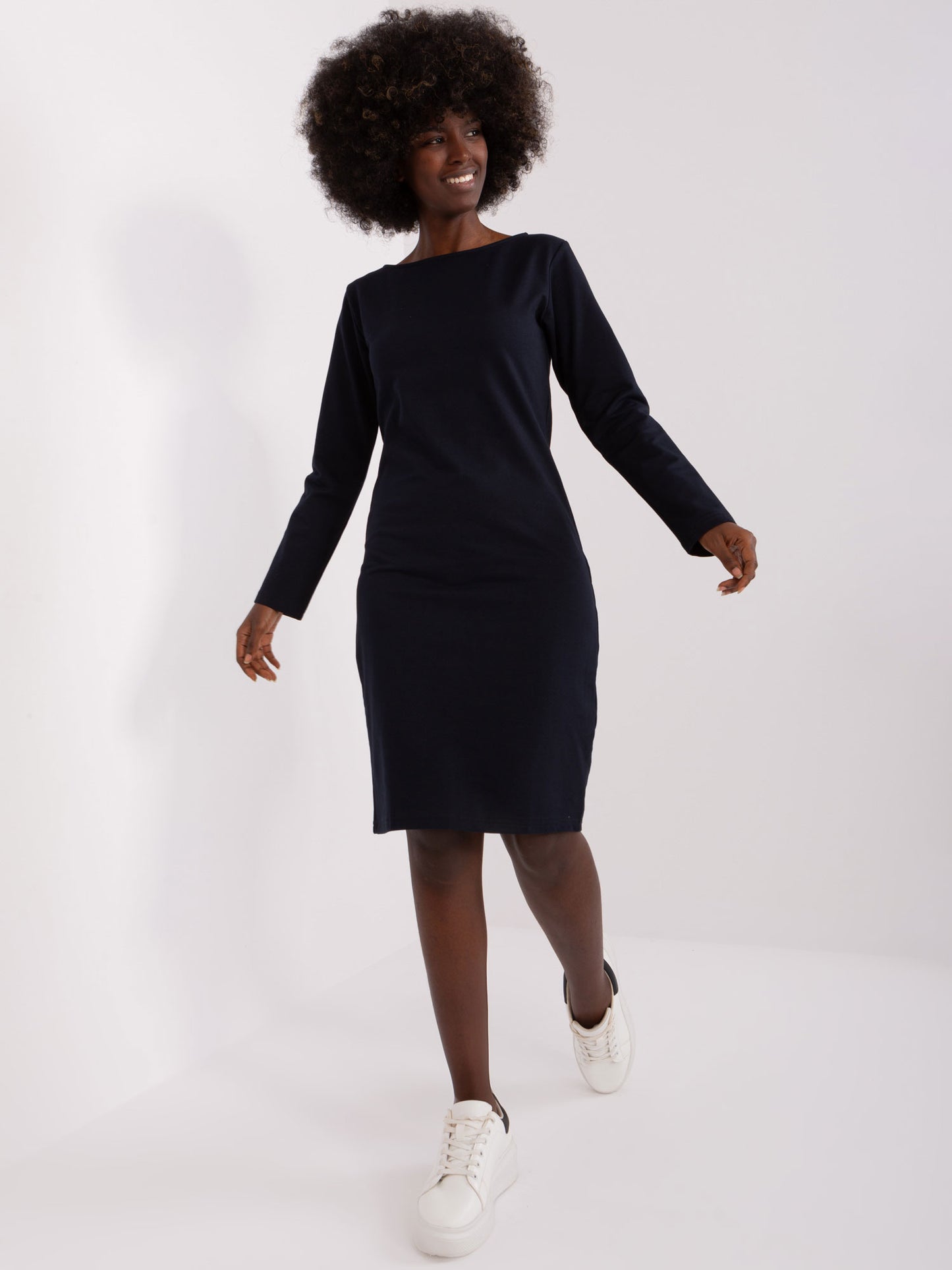 2016103427055-5-Lily Rose-5