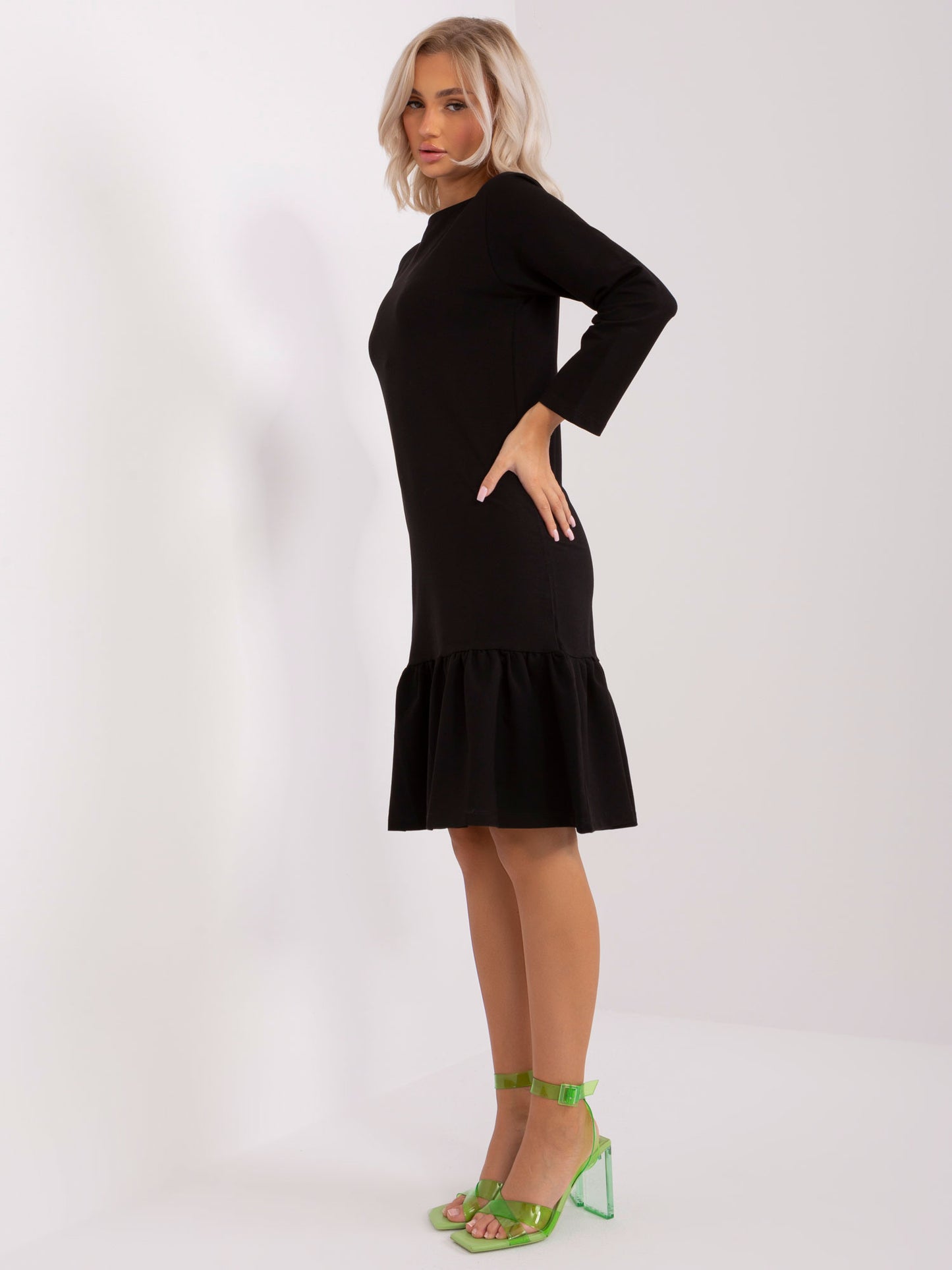 2016103426348-5-Lily Rose-5