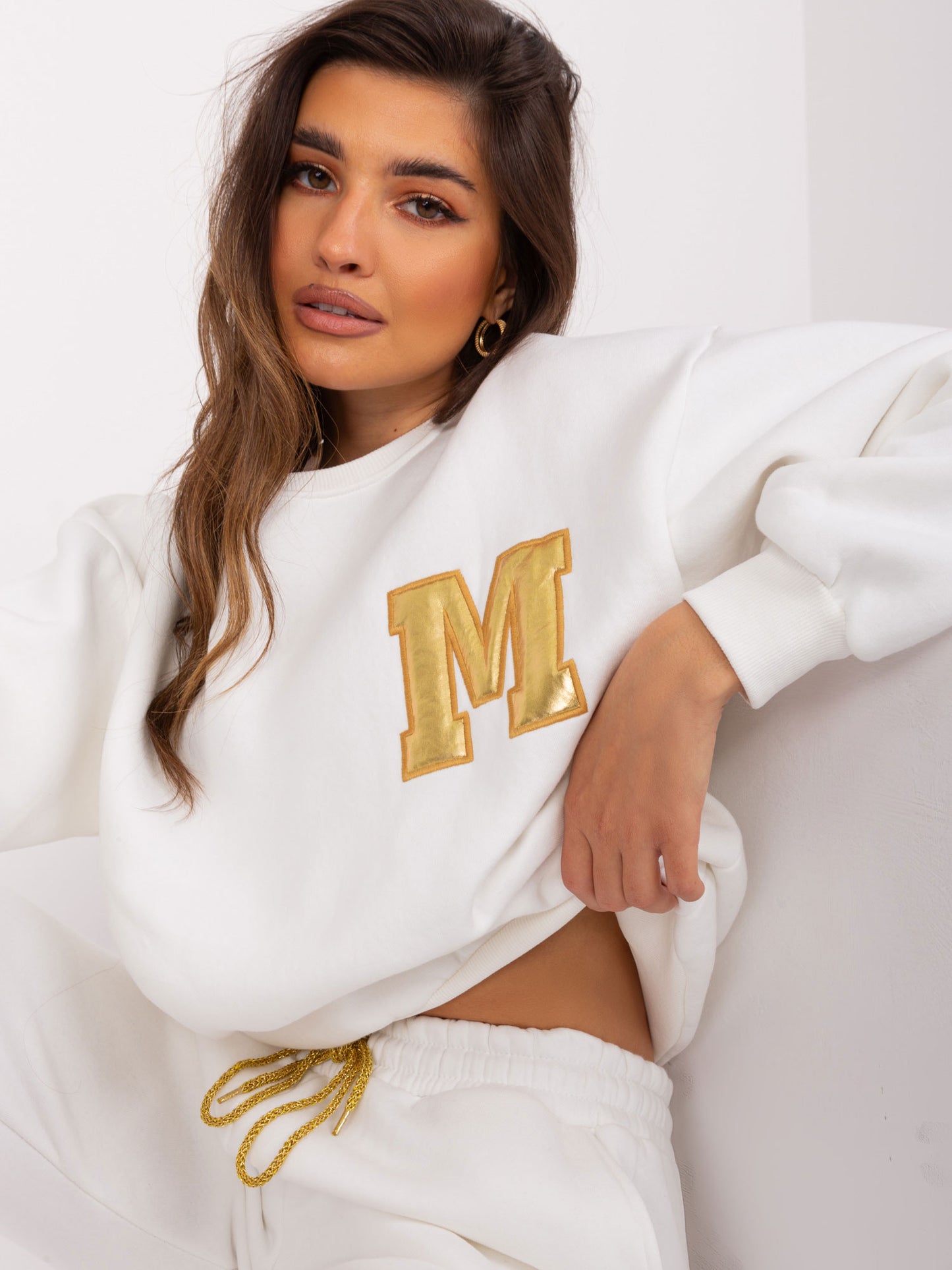 2016103454426-5-Your Red Lips-5