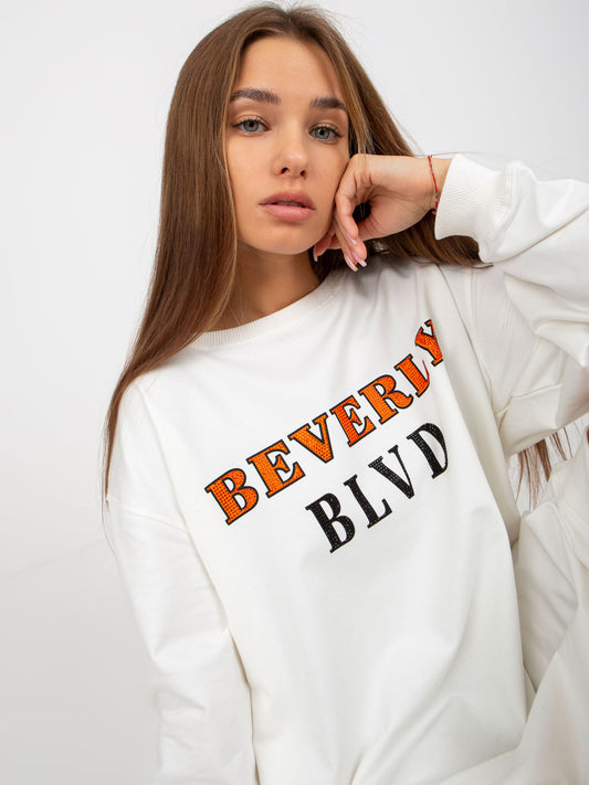 2016103302109-2-Vikki-2