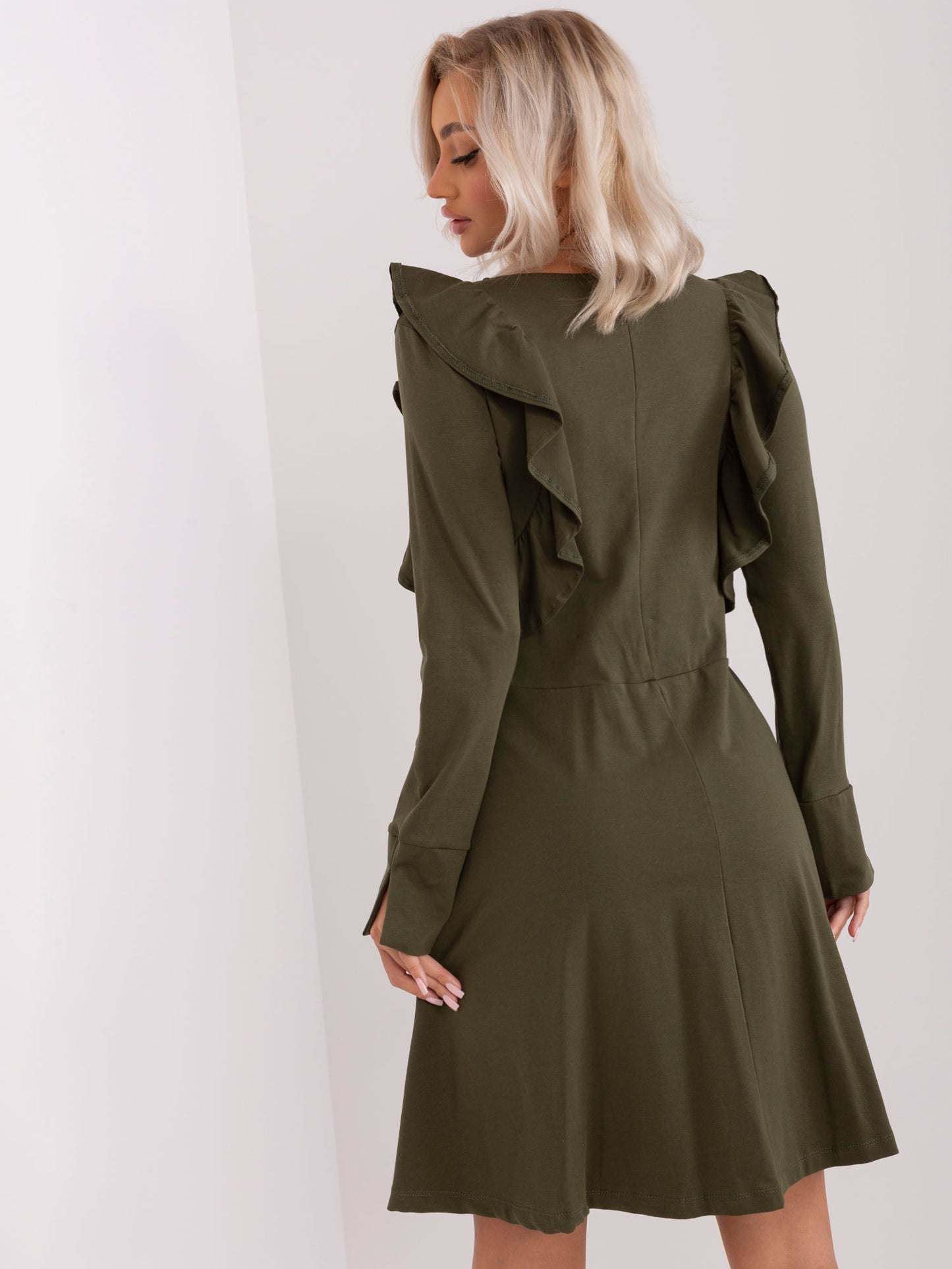 2016103425891-5-Lily Rose-5