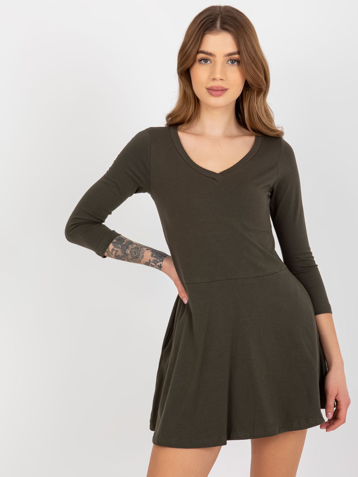 2016103343669-5-Lily Rose-5