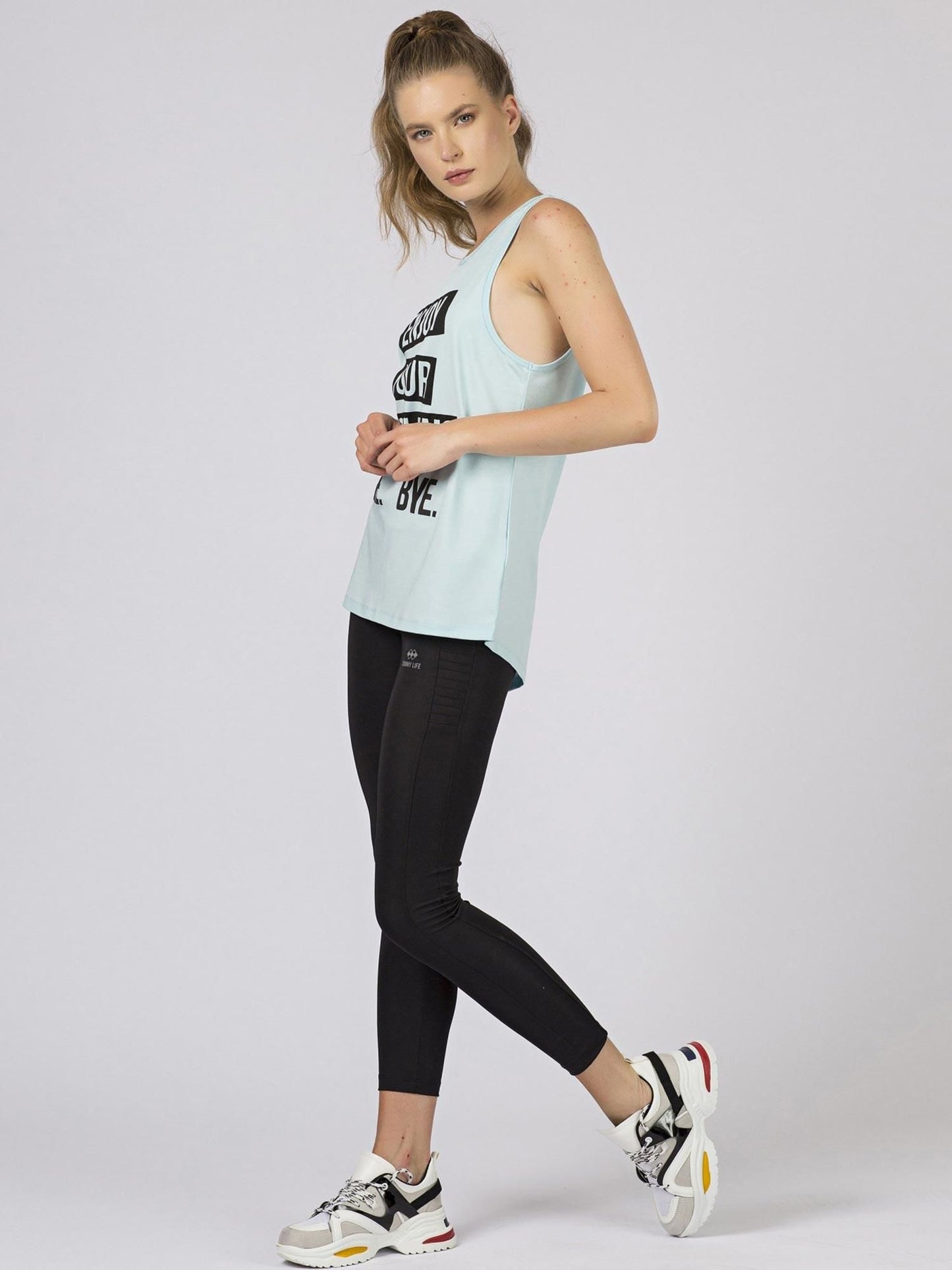 2016102239802-5-TOMMY LIFE-5