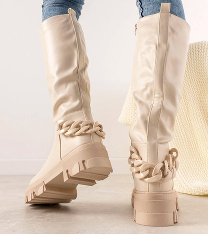 2-Béžová boty s řetízkem Coniak-2