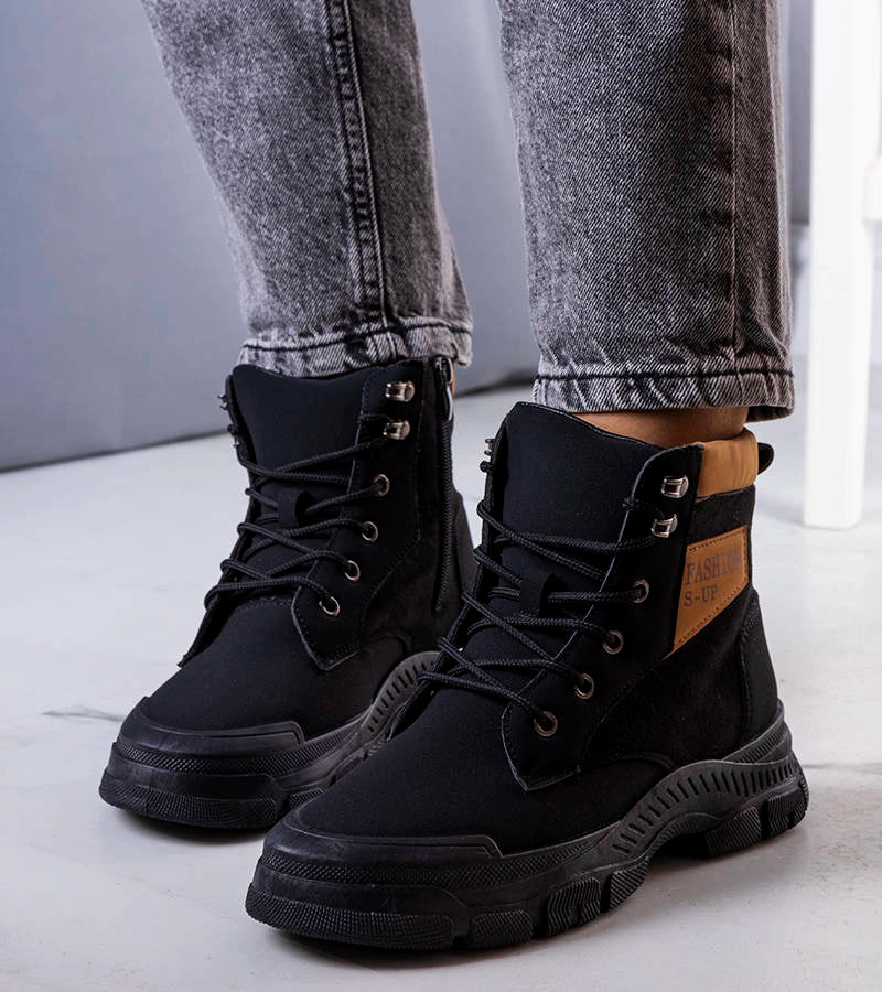 2-Černý izolovaný boty Fordla-2