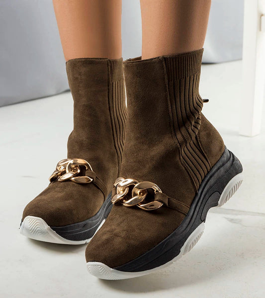 1-Zelený izolovaný boty s řetězem Ulster-1