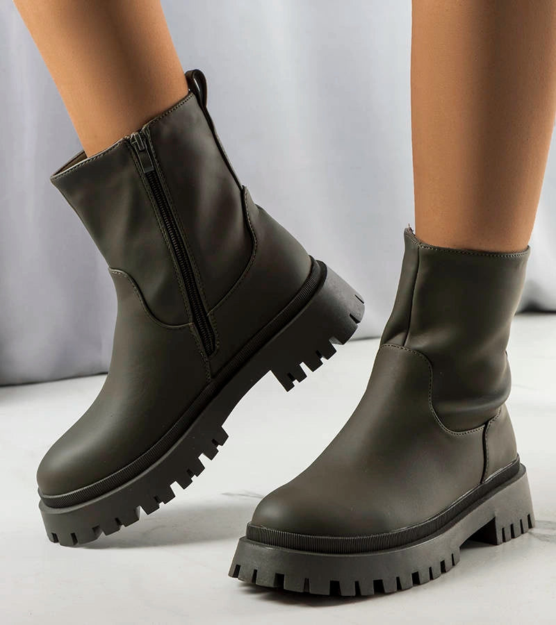 1-Zelený izolovaný boty Basil-1