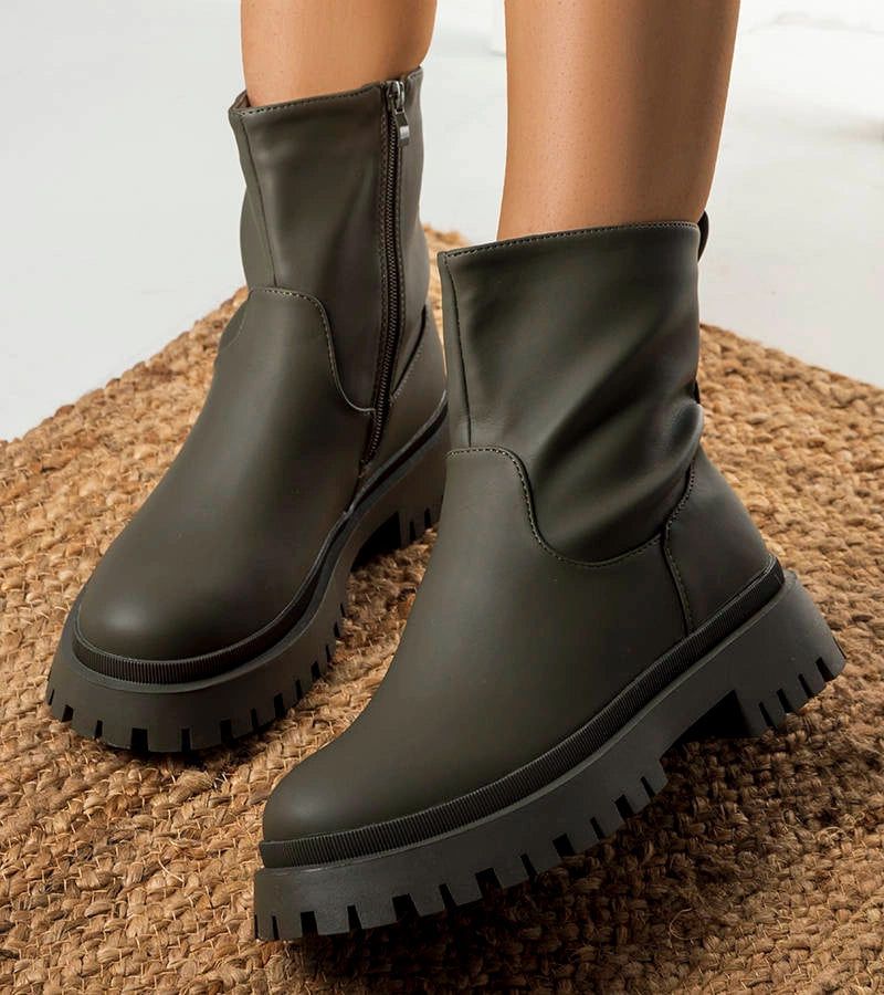 2-Zelený izolovaný boty Basil-2