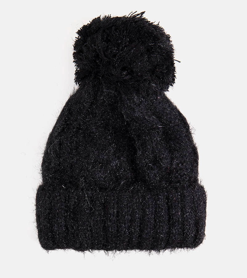 1-Černá čepice s bambulí Karloti-1