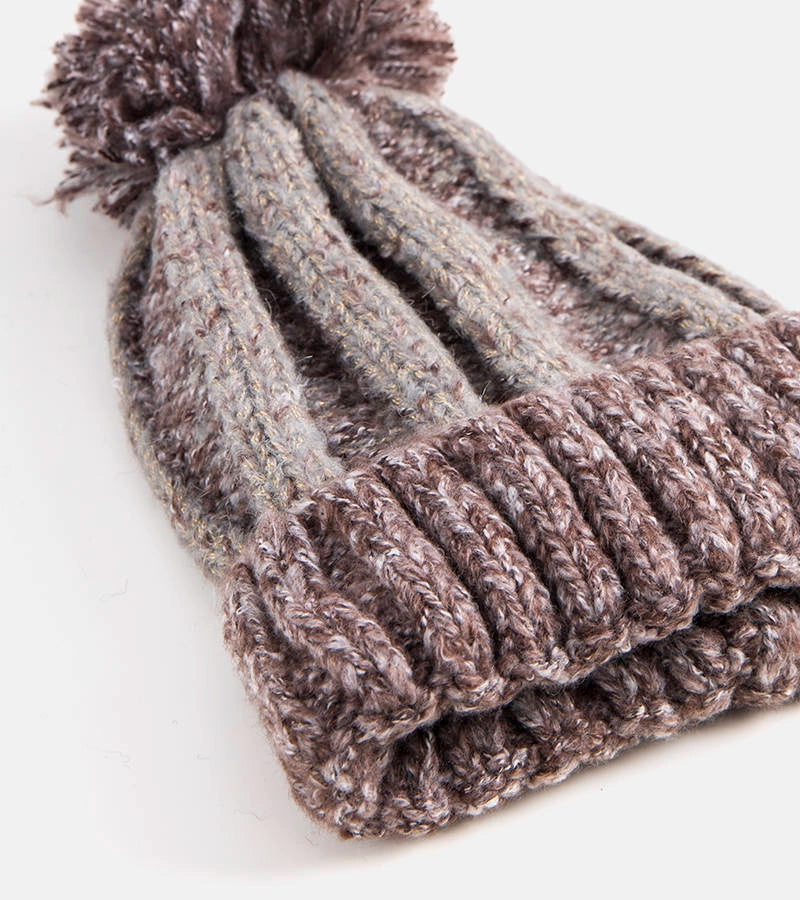 2-Hnědá čepice s bambulí Cormil-2