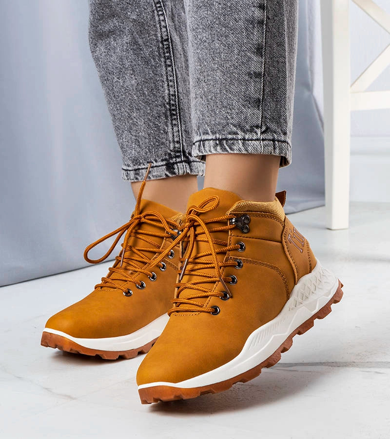 1-Hnědé zateplené dámské traperské boty od Adleri-1