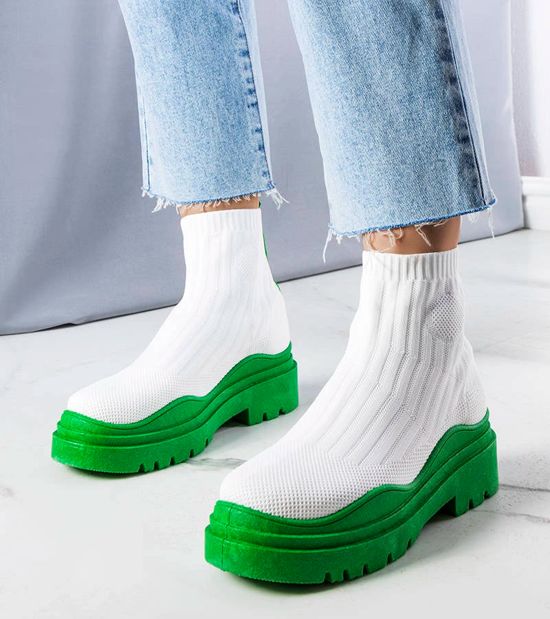1-Bílé ponožkové boty se zelenou podrážkou od Cali-1