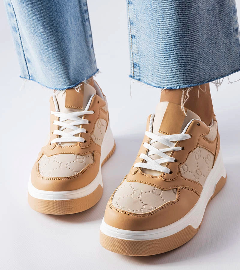 3-Béžové tenisky zdobené reliéfem Paré-3