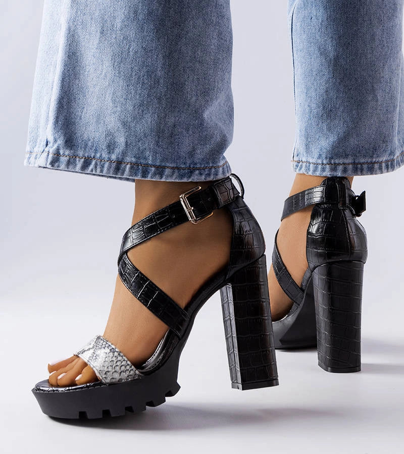 1-Bílé sandály Trépanier s potiskem hadí kůže-1