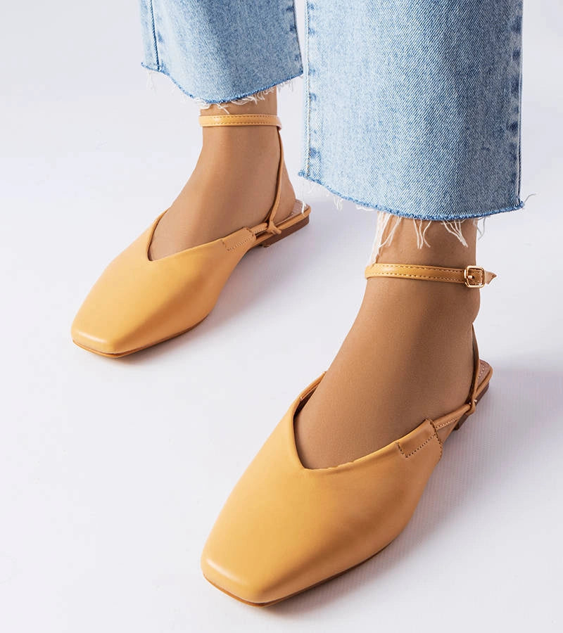 1-Béžové sandály Jehovah s krytou špičkou-1