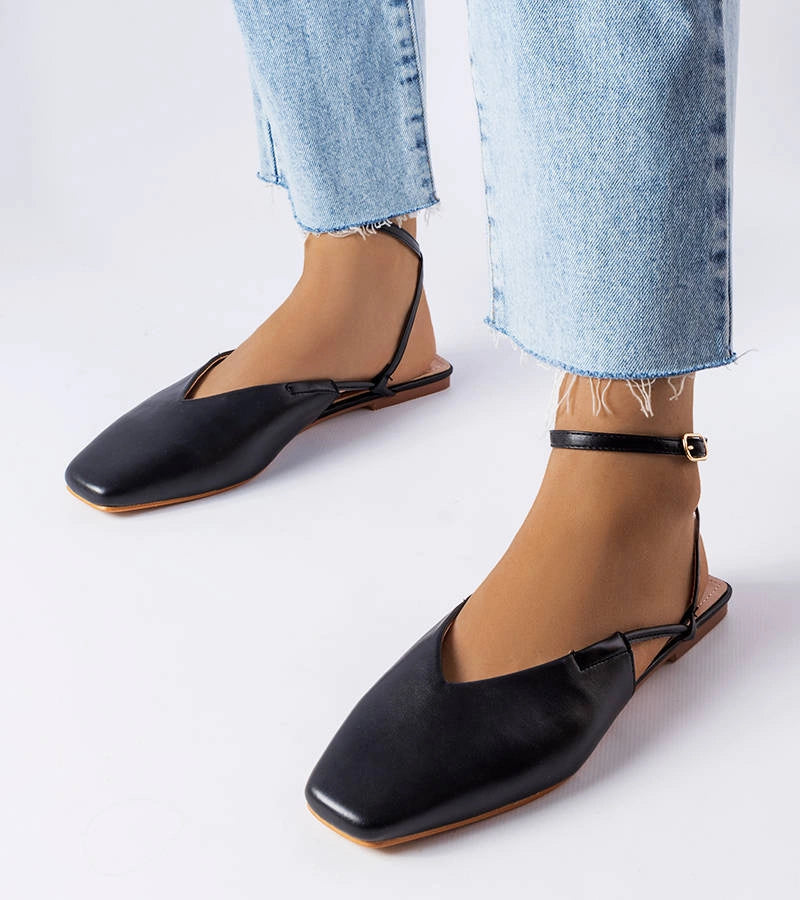 1-Černé sandály Jehovah s krytou špičkou-1