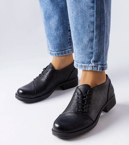 1-Černé polobotky s perforovaným svrškem Hassen-1