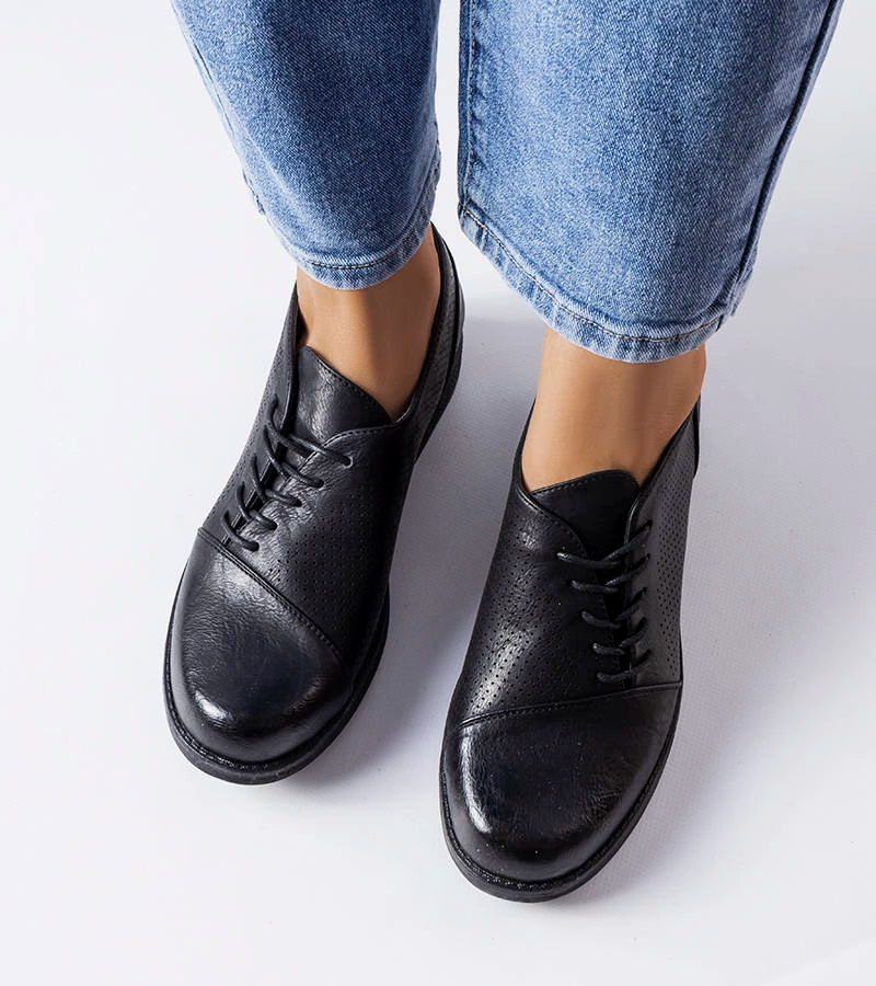 3-Černé polobotky s perforovaným svrškem Hassen-3