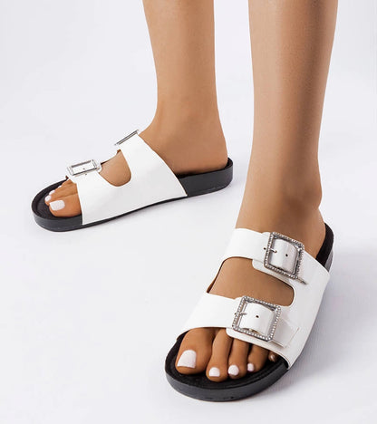 2-Černé lakované žabky s přezkami Norcross-2