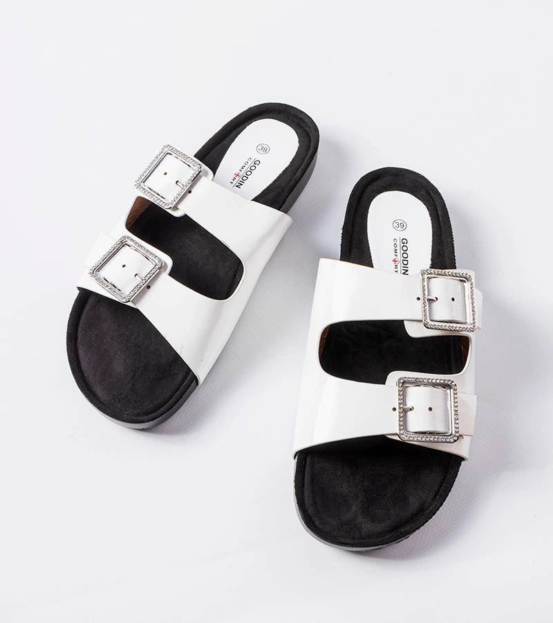 3-Černé lakované žabky s přezkami Norcross-3