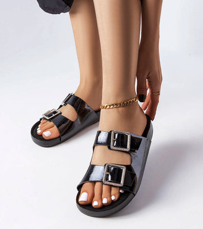 1-Černé lakované žabky s přezkami Norcross-1