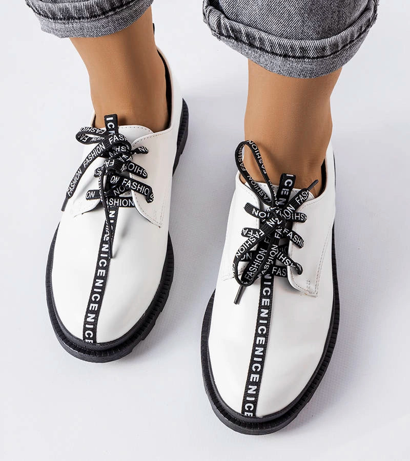 3-Bílá polobotka s kontrastní podrážkou Hanifan-3