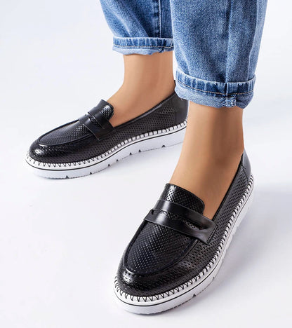 1-Černé polobotky s perforací Bloomsburg-1