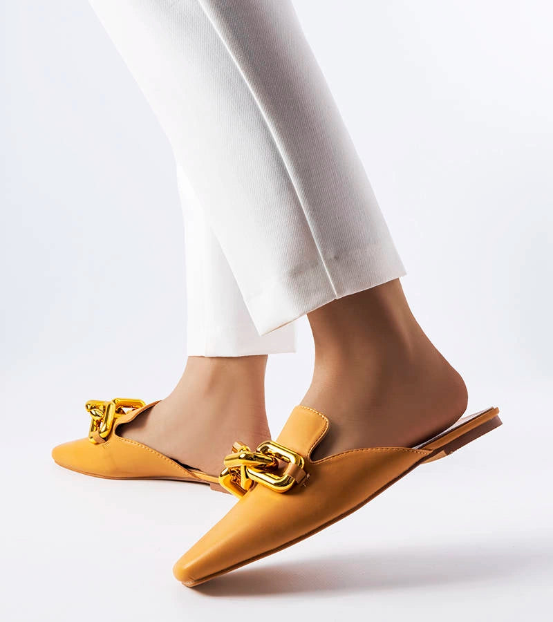 2-Hickory hnědé žabky s řetízkem-2