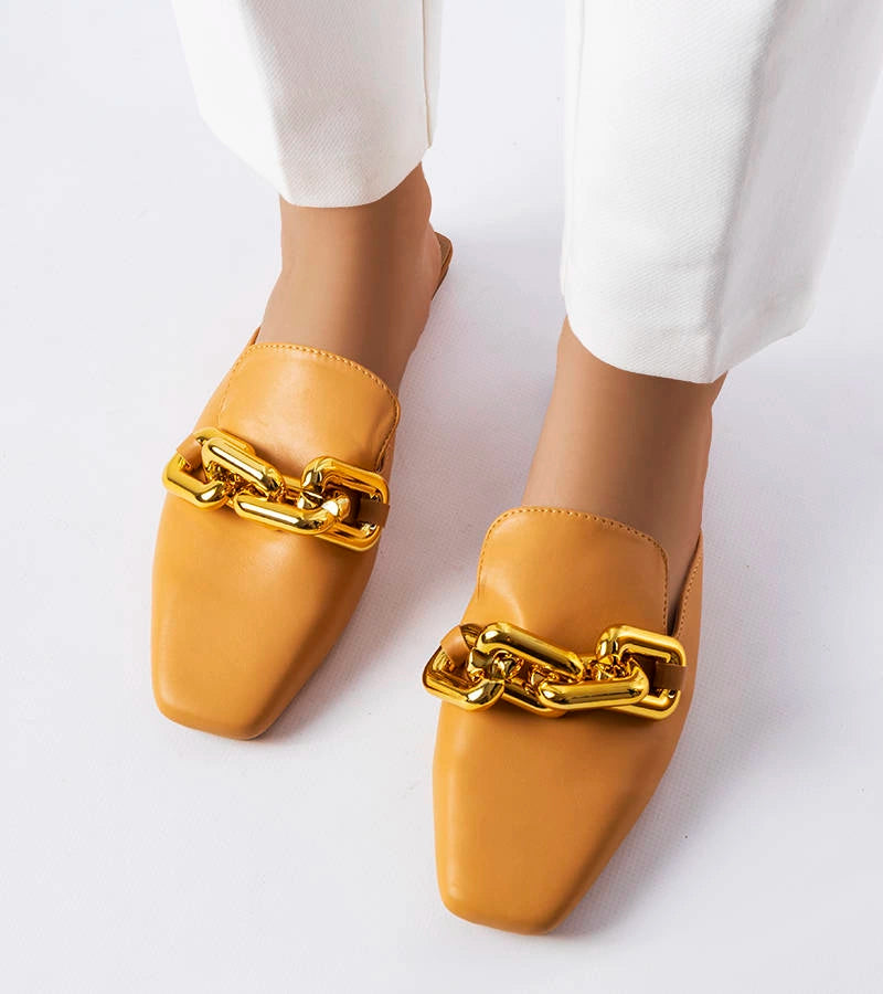 3-Hickory hnědé žabky s řetízkem-3