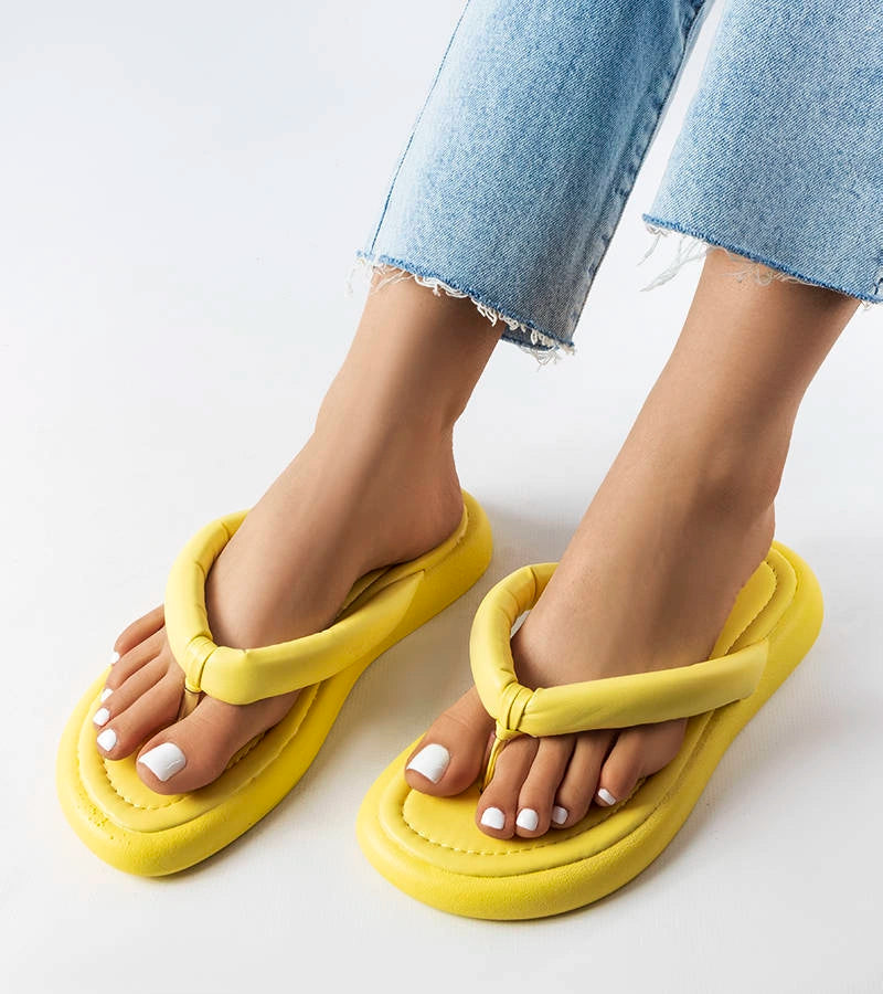 1-Žluté pevné žabky Smithfield-1