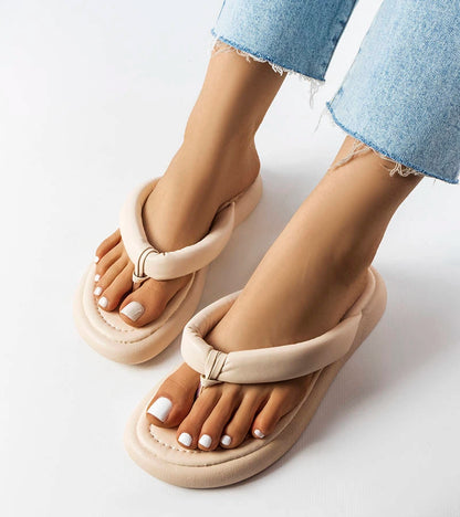 2-Béžové pevné žabky od společnosti Smithfield-2