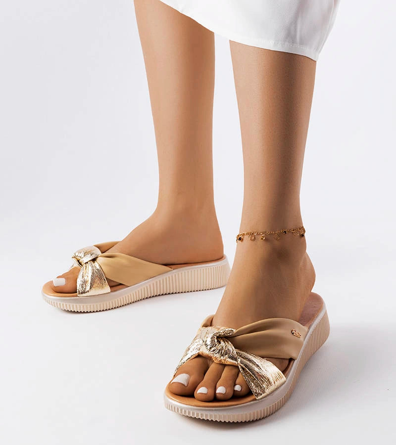 1-Béžové a zlaté žabky Luce na podpatku-1