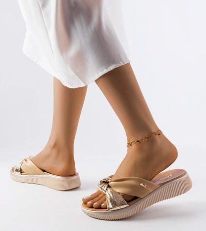 2-Béžové a zlaté žabky Luce na podpatku-2