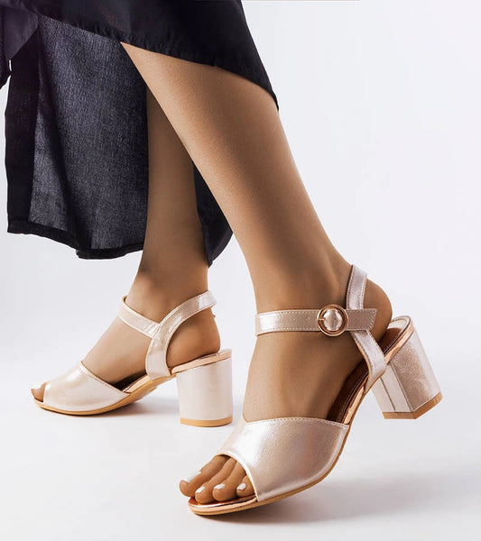 1-Zlaté sandály Vinceza na jehlovém podpatku-1