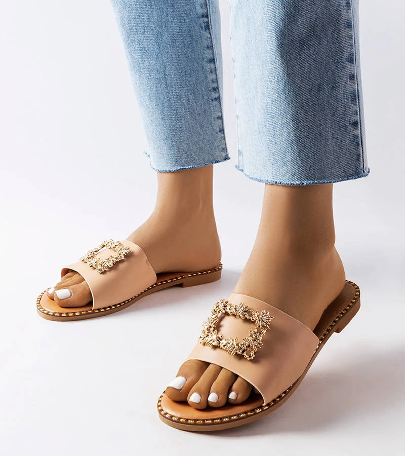 1-Béžové žabky s ozdobou Miriama-1