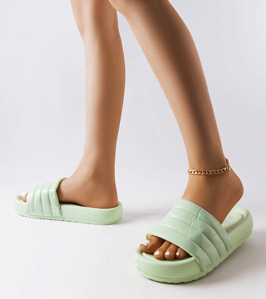 1-Zelené žabky zdobené prošíváním Dorene-1