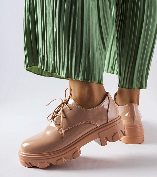 1-Béžové lakované polobotky Kelly-1